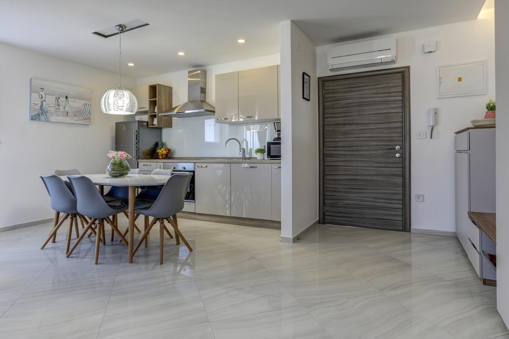 פרמנטורה Apartments Lapis מראה חיצוני תמונה